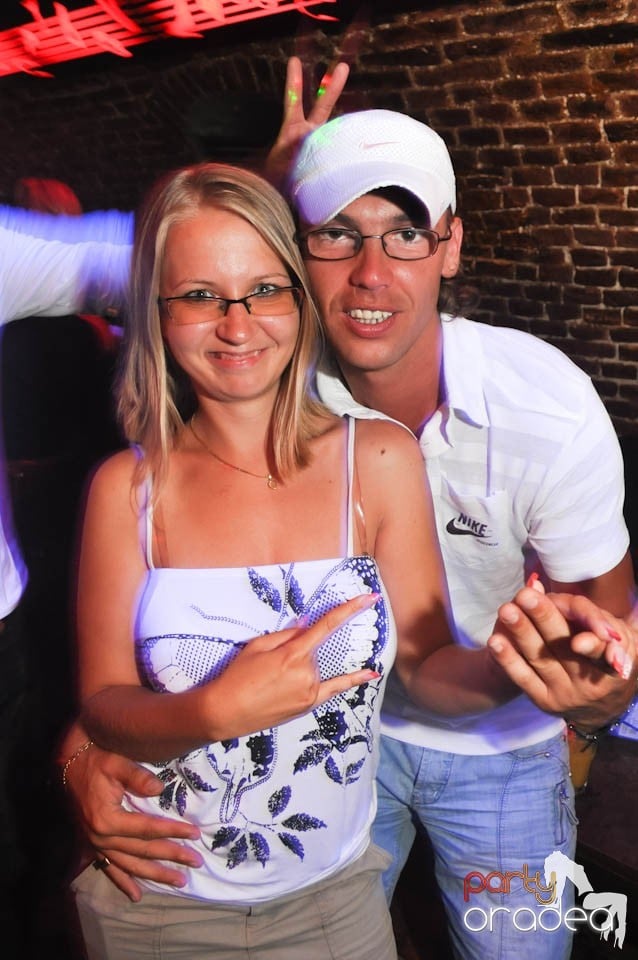 Caveman and Prody in the Mix în Escape, 