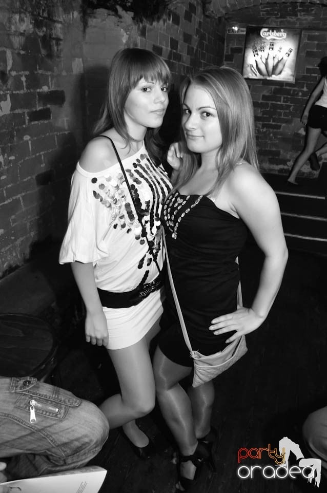 Caveman and Prody in the Mix în Escape, 