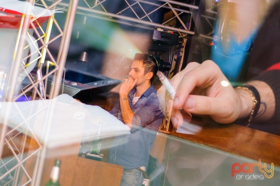 Caveman în Juice, Juice