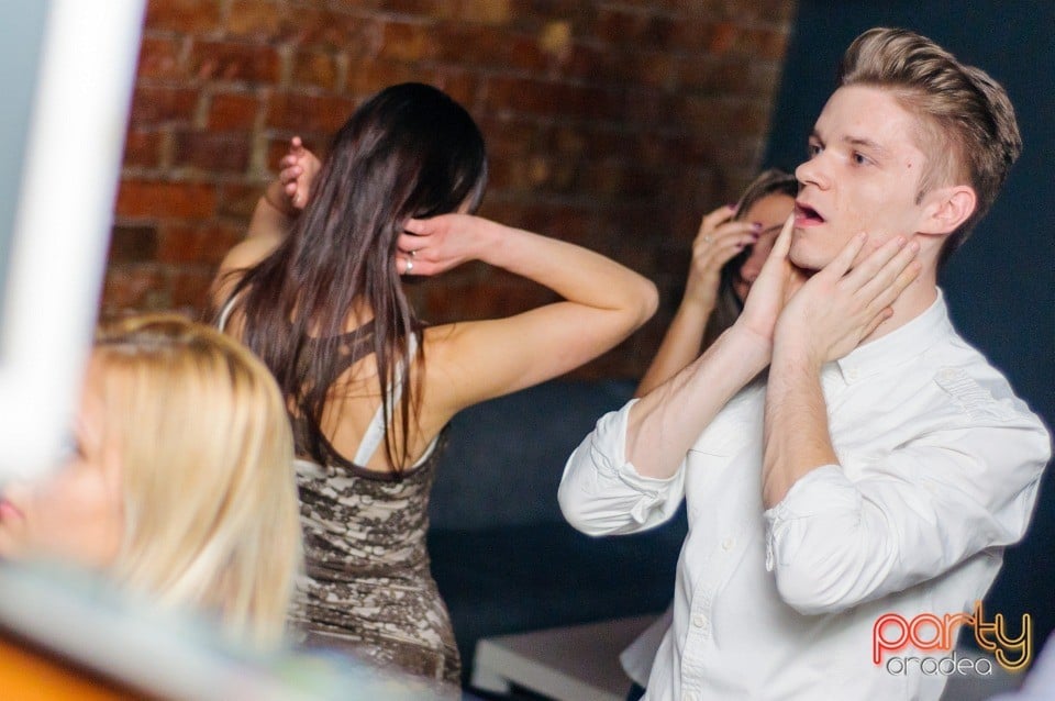 Caveman în Juice, Juice