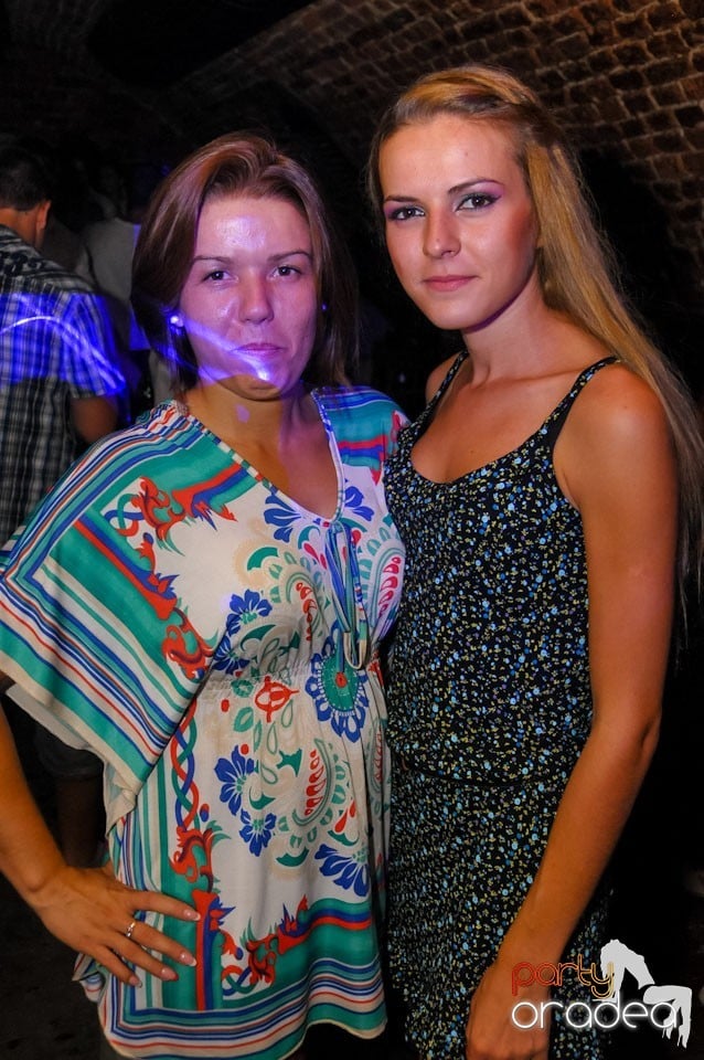 Caveman in the Mix @ Club Escape, 