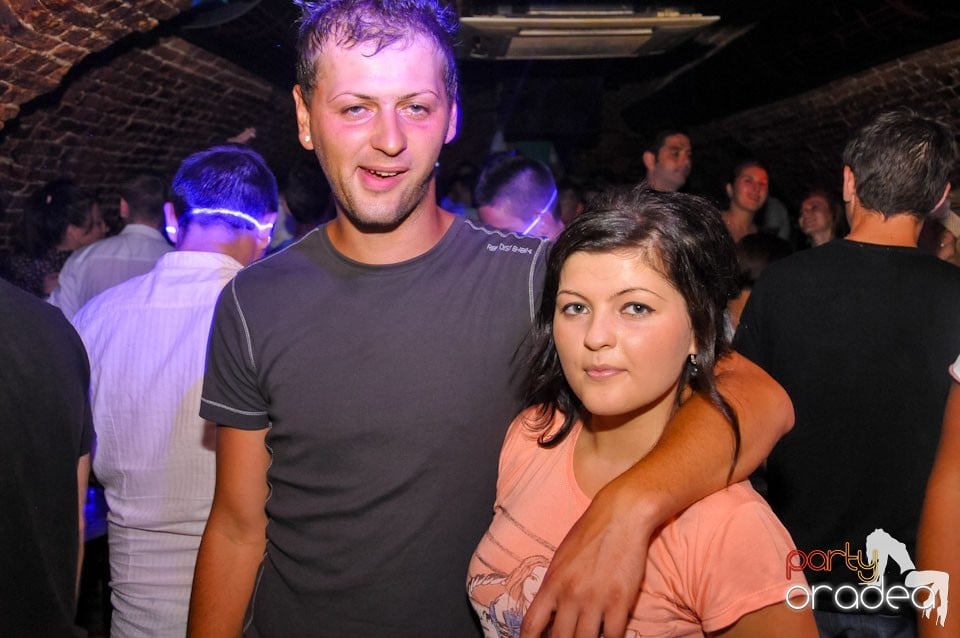 Caveman in the Mix @ Club Escape, 