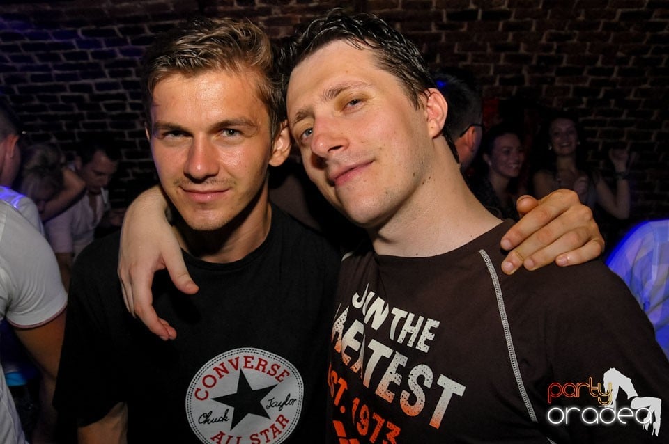 Caveman in the Mix @ Club Escape, 