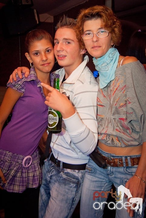 Celebrating Faith în Club Seven, 