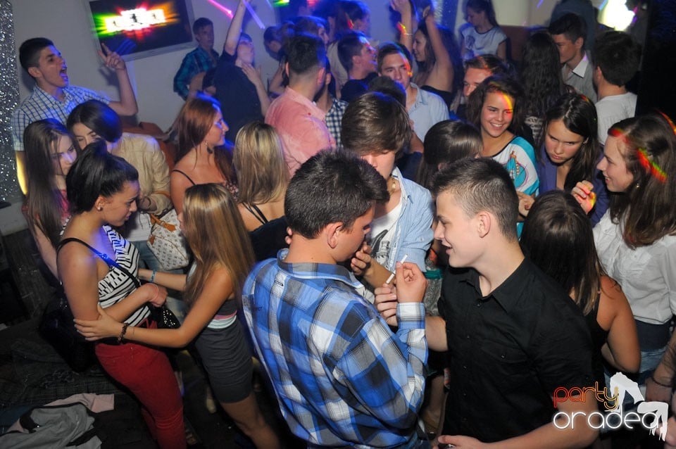 Champagne Showers Party în Heat Club,