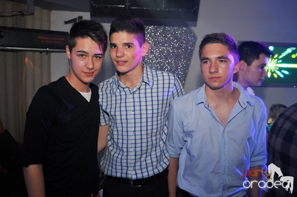 Champagne Showers Party în Heat Club,