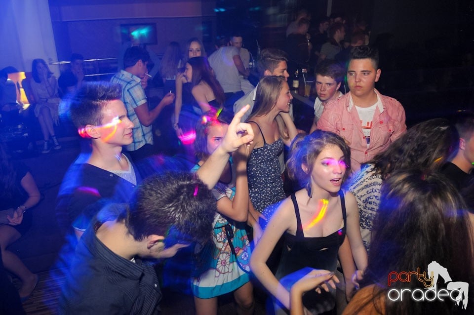 Champagne Showers Party în Heat Club,