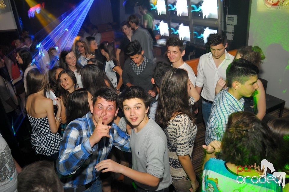 Champagne Showers Party în Heat Club,