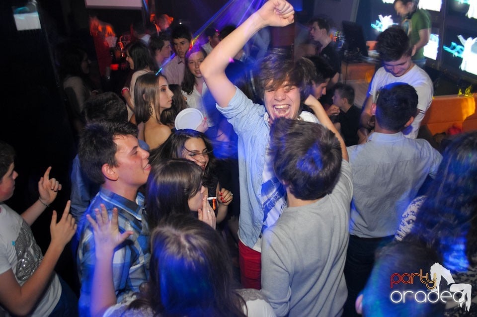 Champagne Showers Party în Heat Club,