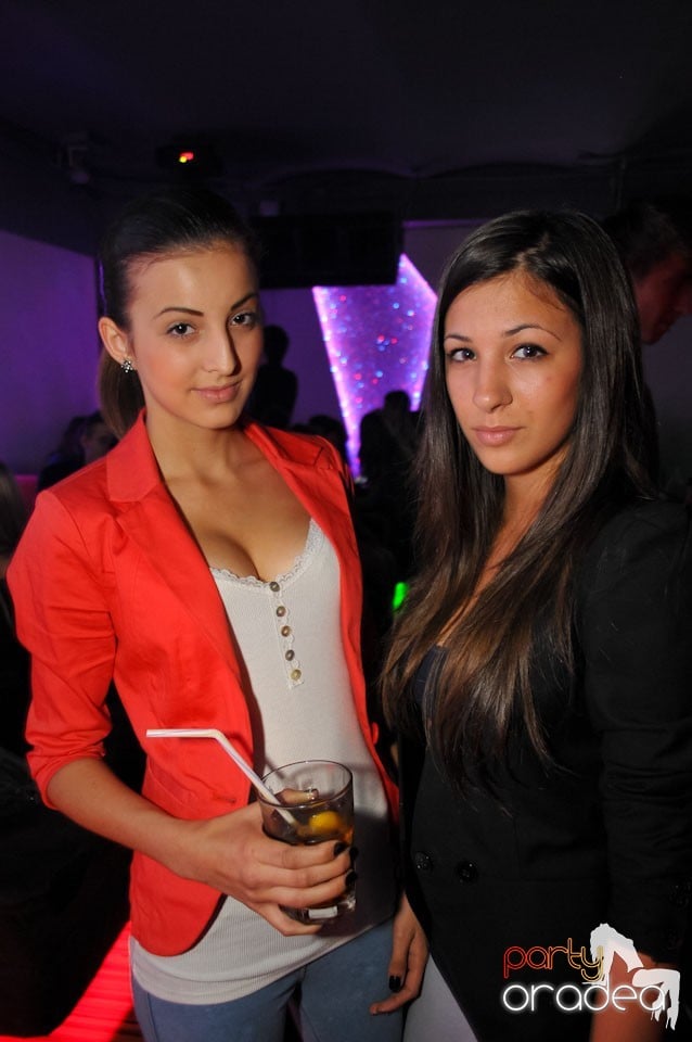 Champagne Showers Party în Heat Club,