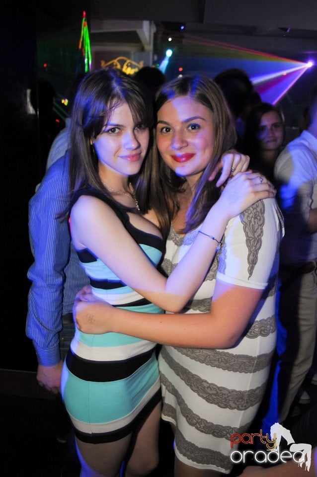 Champagne Showers Party în Heat Club,