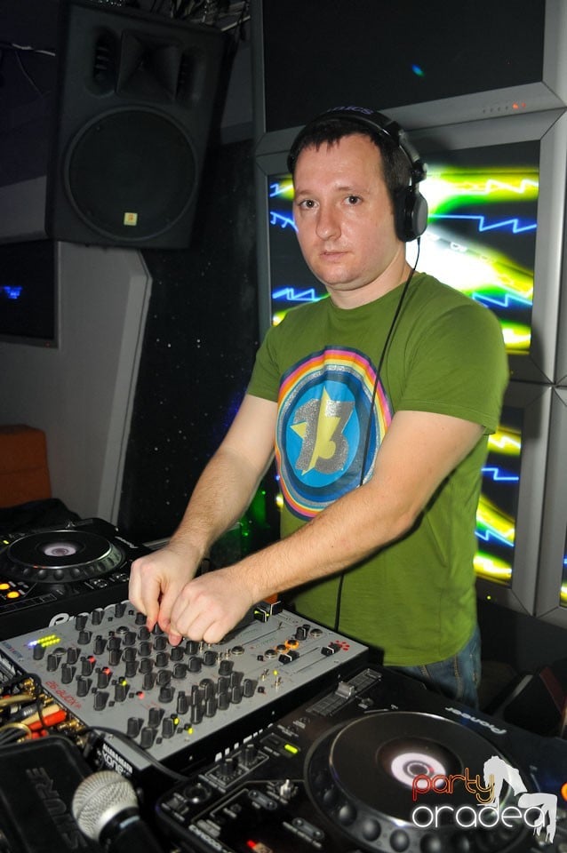 Champagne Showers Party în Heat Club,