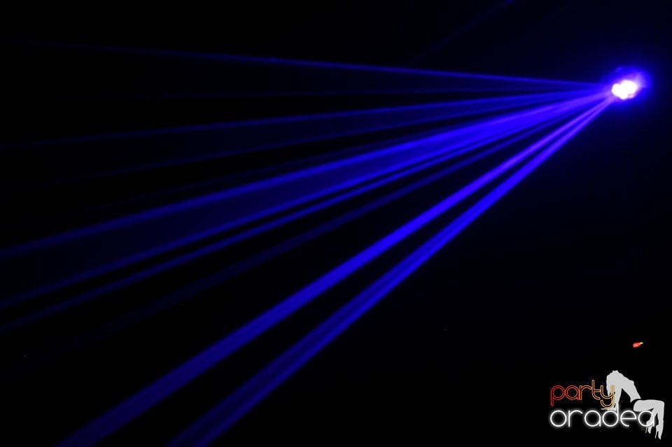 Champagne Showers Party în Heat Club,