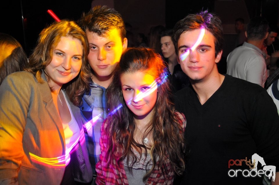 Champagne Showers Party în Heat Club,
