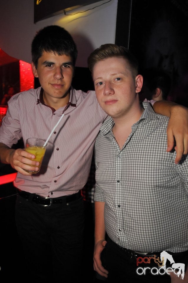 Champagne Showers Party în Heat Club,