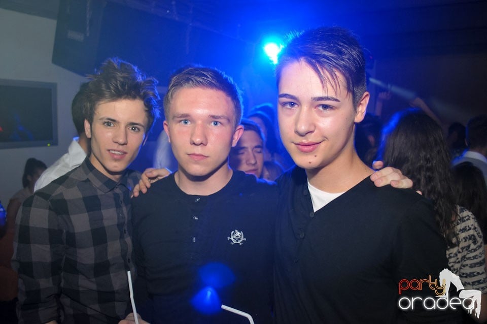 Champagne Showers Party în Heat Club,