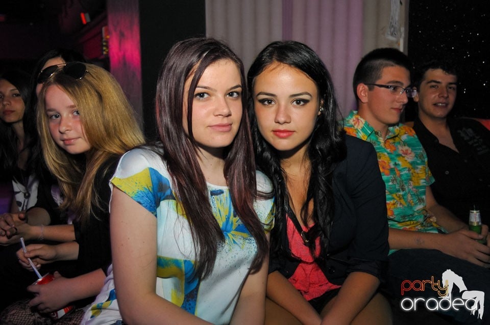 Champagne Showers Party în Heat Club,