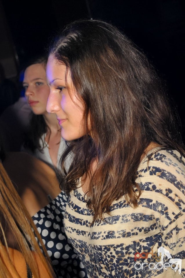 Champagne Showers Party în Heat Club,