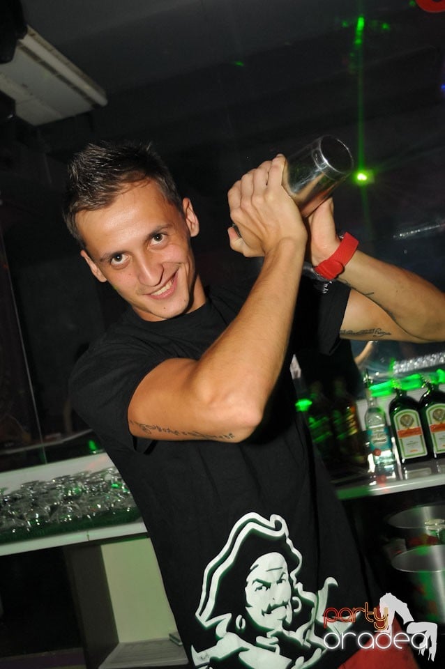 Champagne Showers Party în Heat Club,