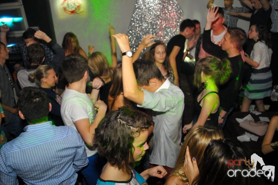 Champagne Showers Party în Heat Club,