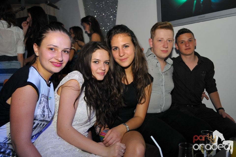 Champagne Showers Party în Heat Club,
