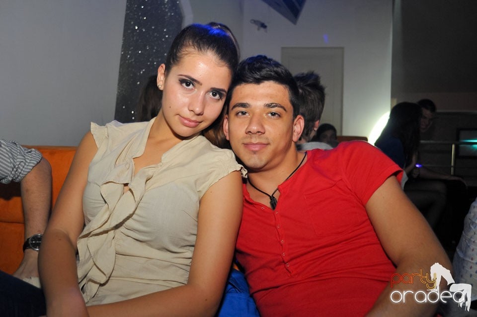 Champagne Showers Party în Heat Club,