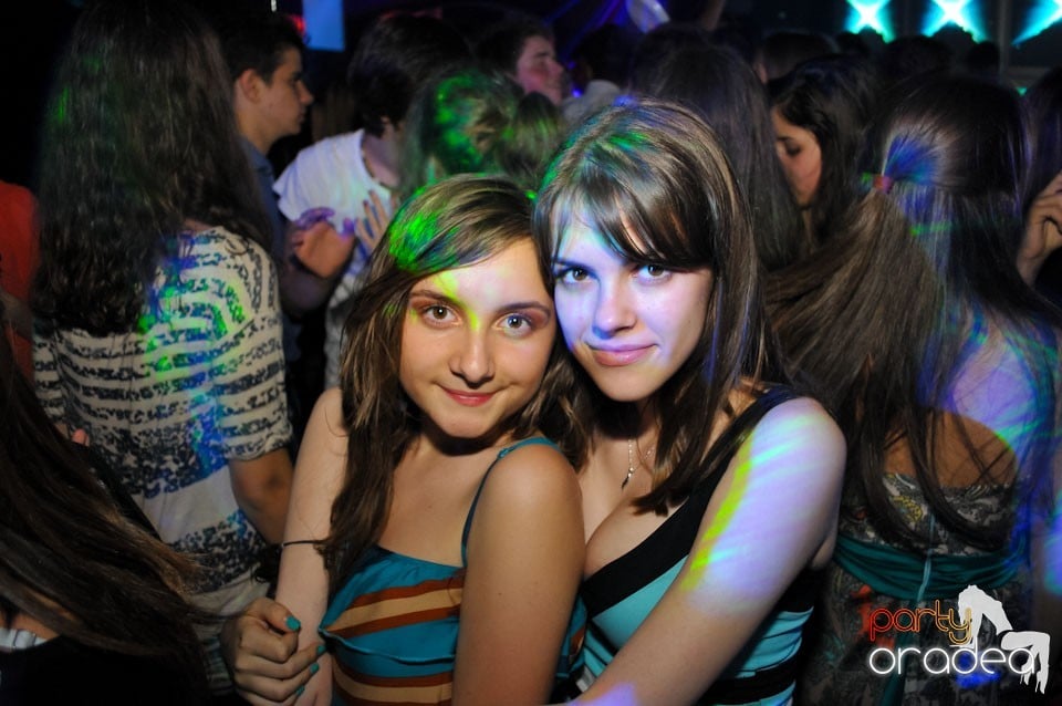Champagne Showers Party în Heat Club,