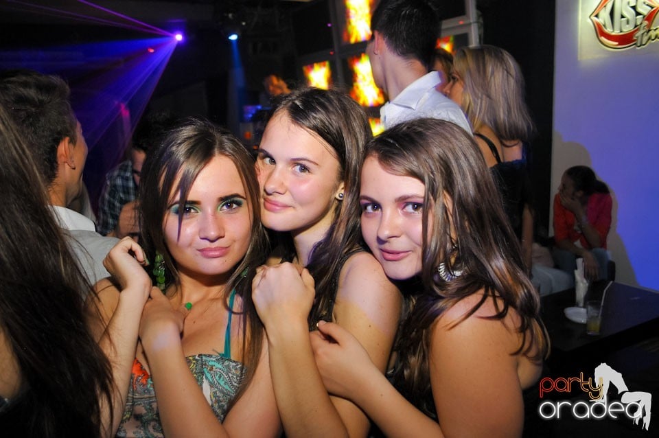 Champagne Showers Party în Heat Club,
