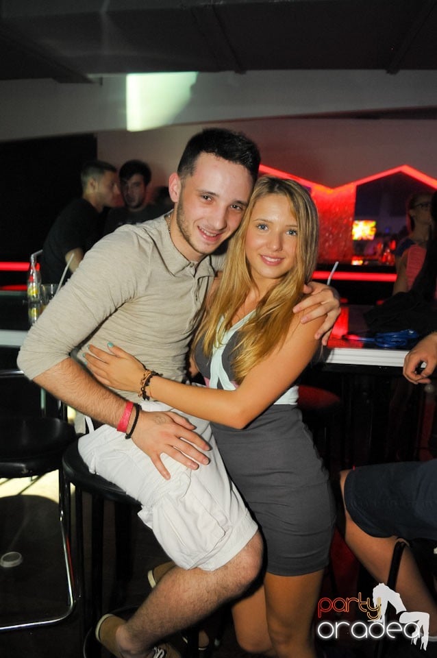 Champagne Showers Party în Heat Club,