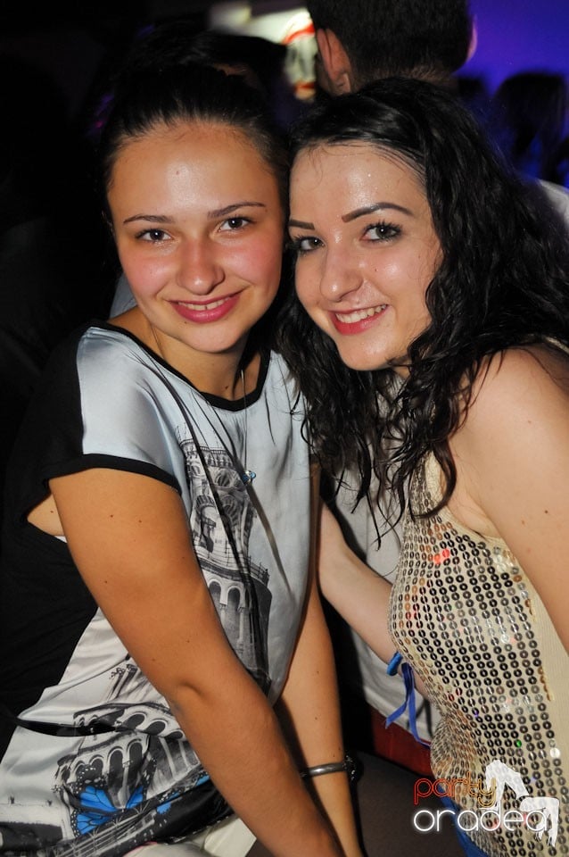 Champagne Showers Party în Heat Club,