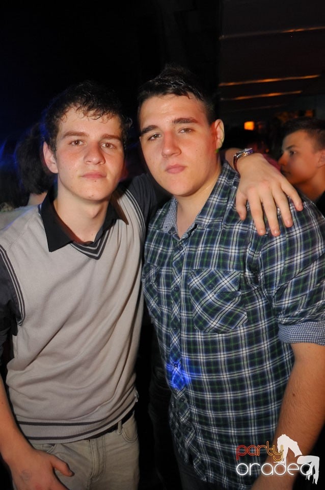 Champagne Showers Party în Heat Club,
