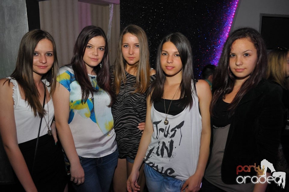 Champagne Showers Party în Heat Club,