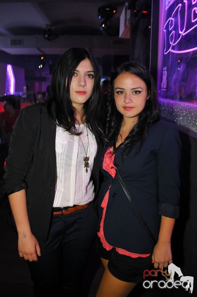 Champagne Showers Party în Heat Club,
