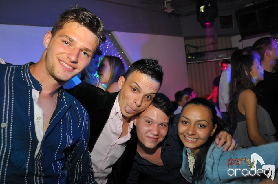 Champagne Showers Party în Heat Club,