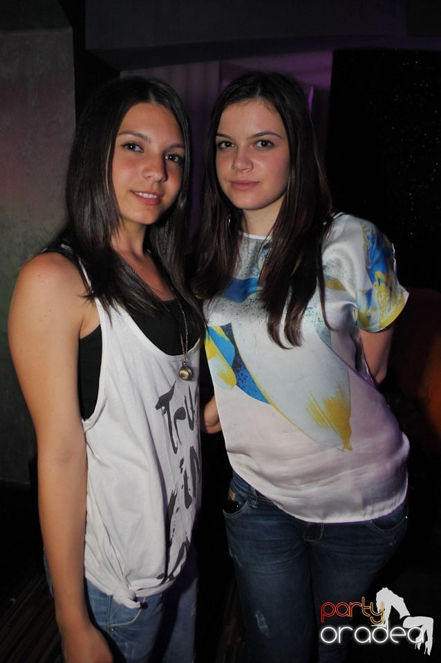 Champagne Showers Party în Heat Club,