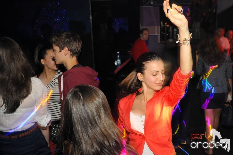 Champagne Showers Party în Heat Club,