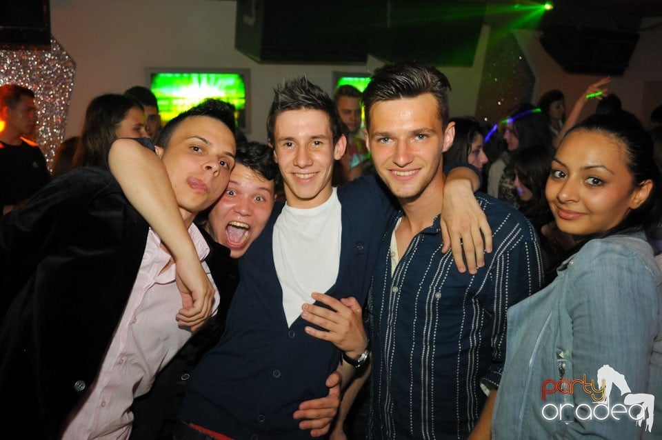 Champagne Showers Party în Heat Club,
