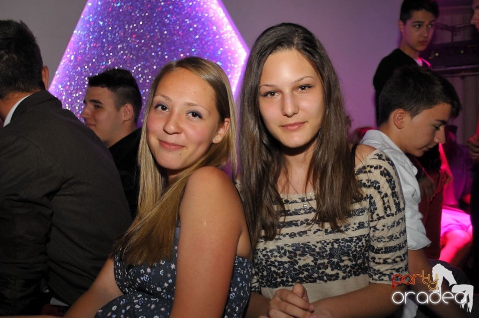 Champagne Showers Party în Heat Club,