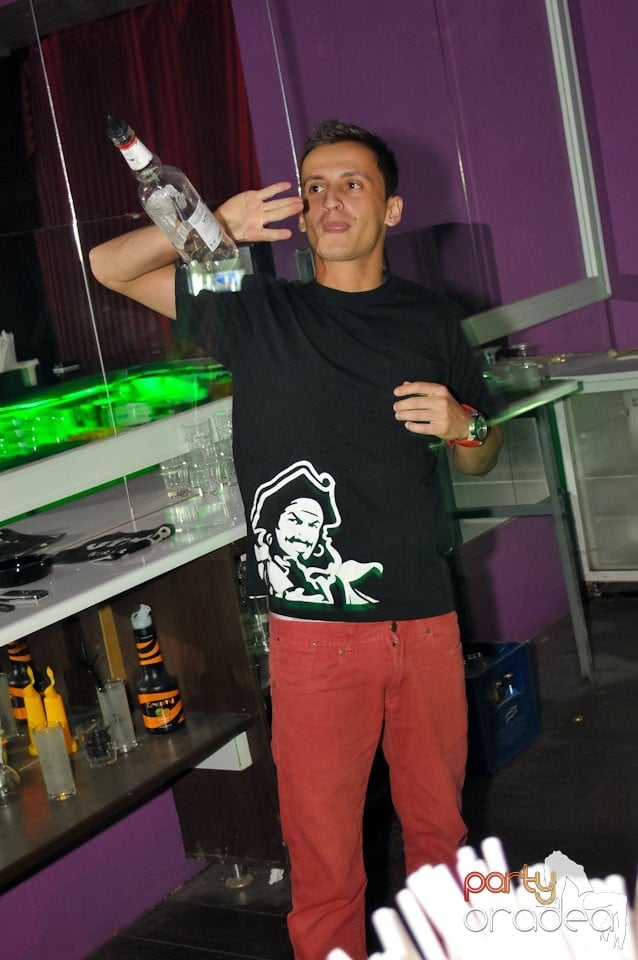Champagne Showers Party în Heat Club,