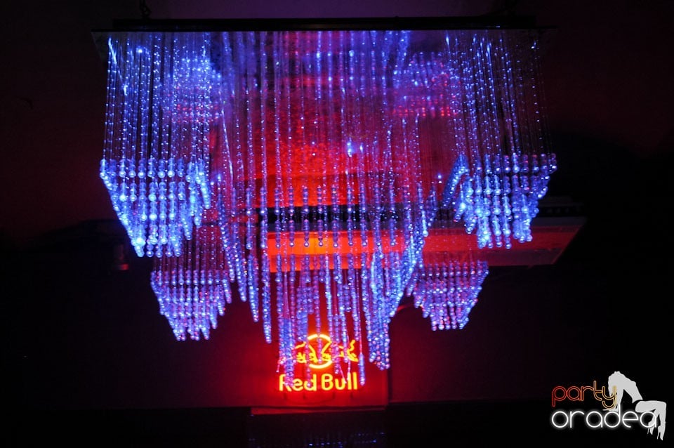 Champagne Showers Party în Heat Club,