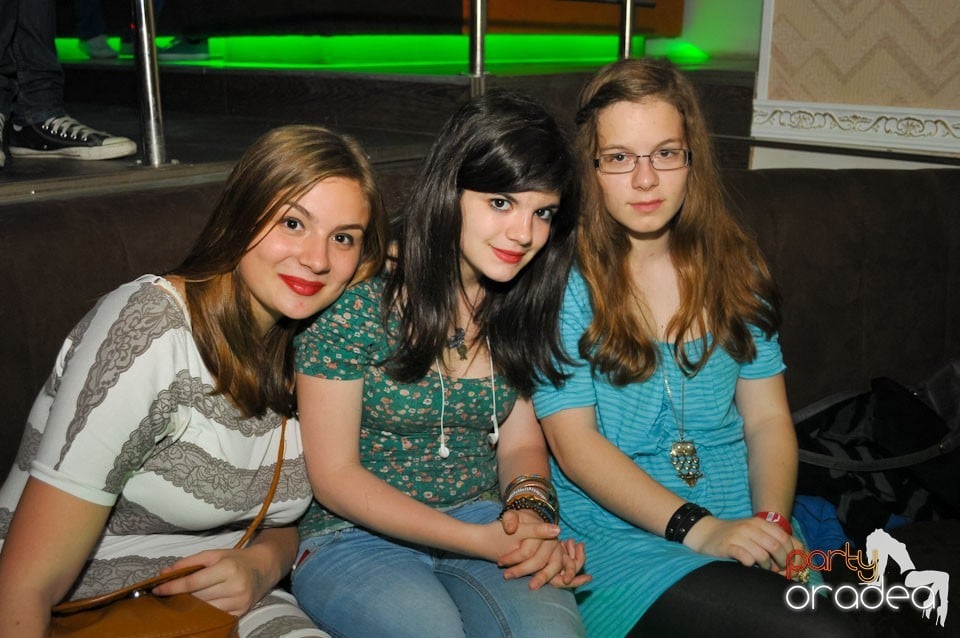 Champagne Showers Party în Heat Club,