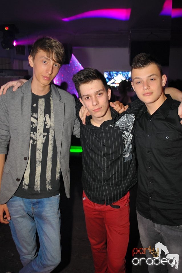 Champagne Showers Party în Heat Club,