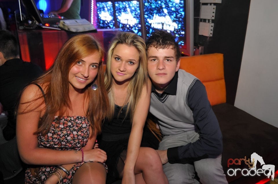Champagne Showers Party în Heat Club,