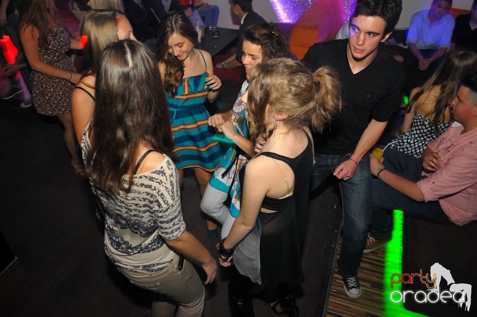 Champagne Showers Party în Heat Club,