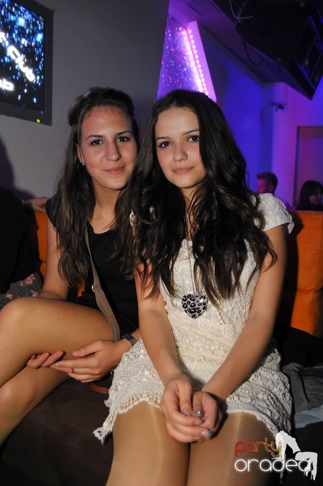 Champagne Showers Party în Heat Club,