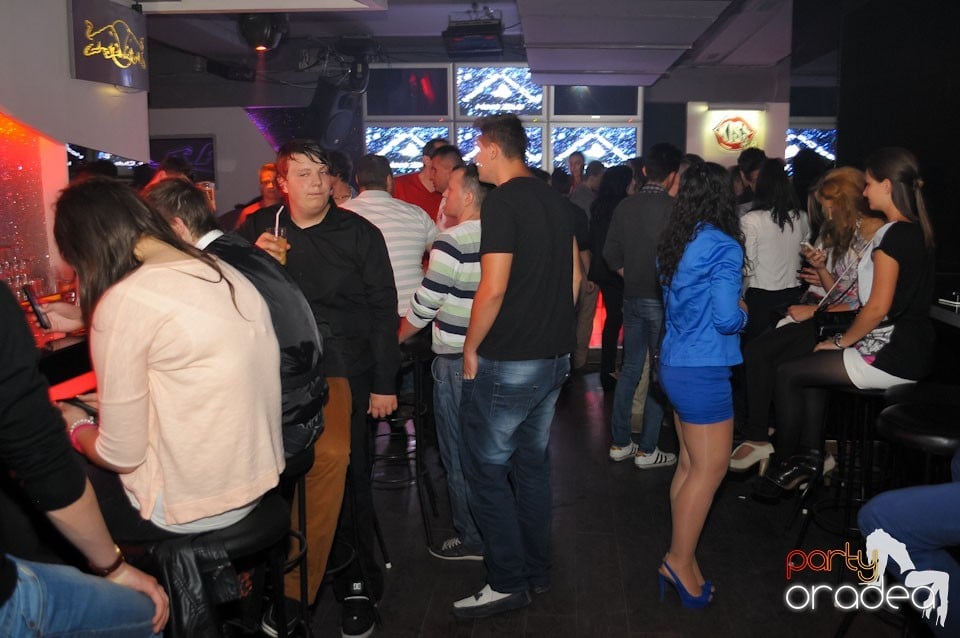 Champagne Showers Party în Heat Club,