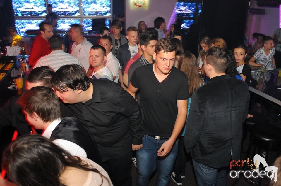 Champagne Showers Party în Heat Club,