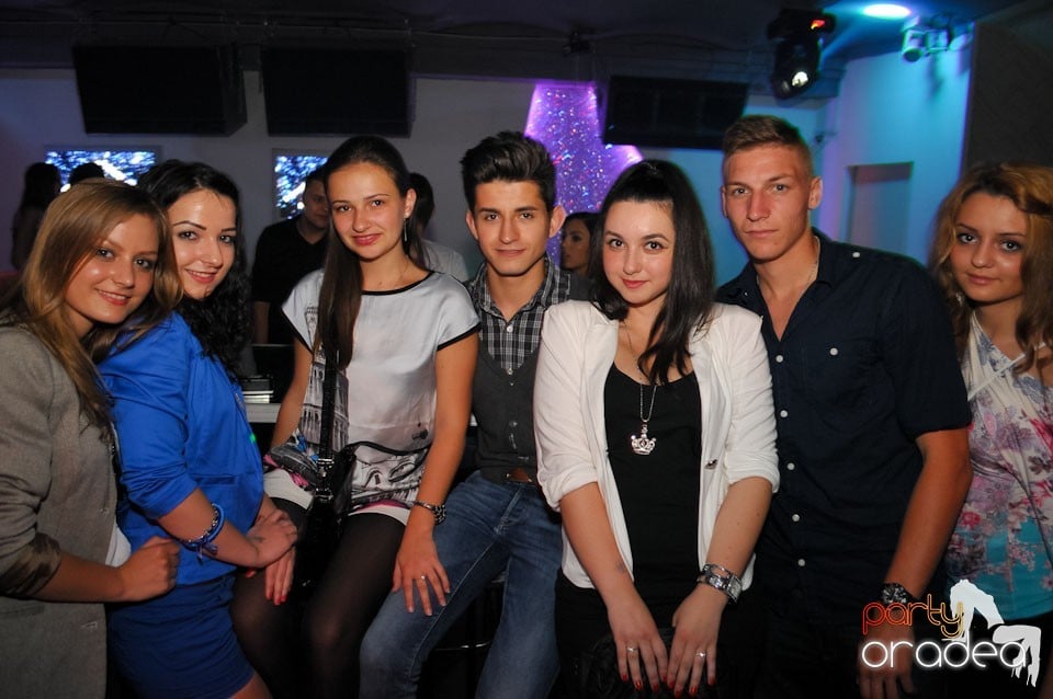Champagne Showers Party în Heat Club,