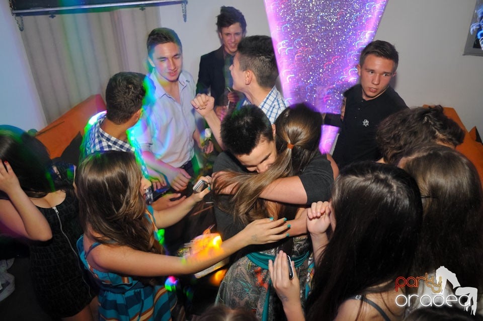 Champagne Showers Party în Heat Club,