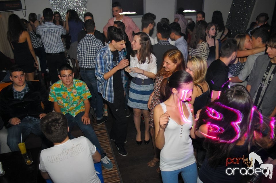 Champagne Showers Party în Heat Club,